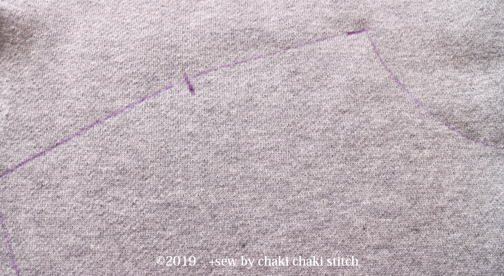 パターンノッチャーで裁断チャコペン跡