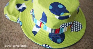 子連れのお出かけならカバンに入れられる帽子が便利。